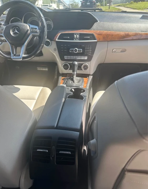2012 Mercedes-Benz W204 C-Class - Image 5 of 12