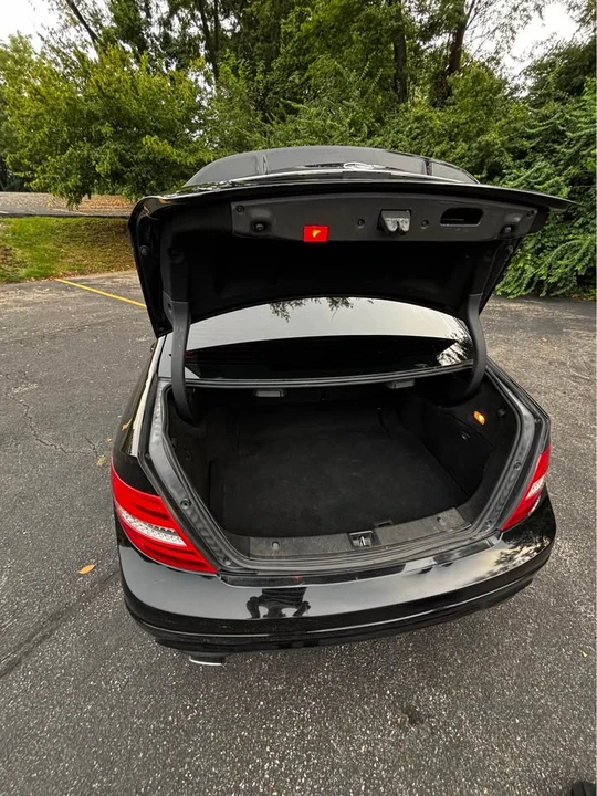 2012 Mercedes-Benz W204 C-Class - Image 4 of 8
