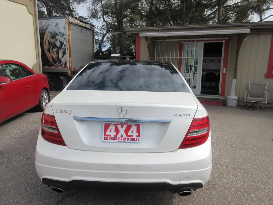 2012 Mercedes-Benz W204 C-Class - Image 8 of 18