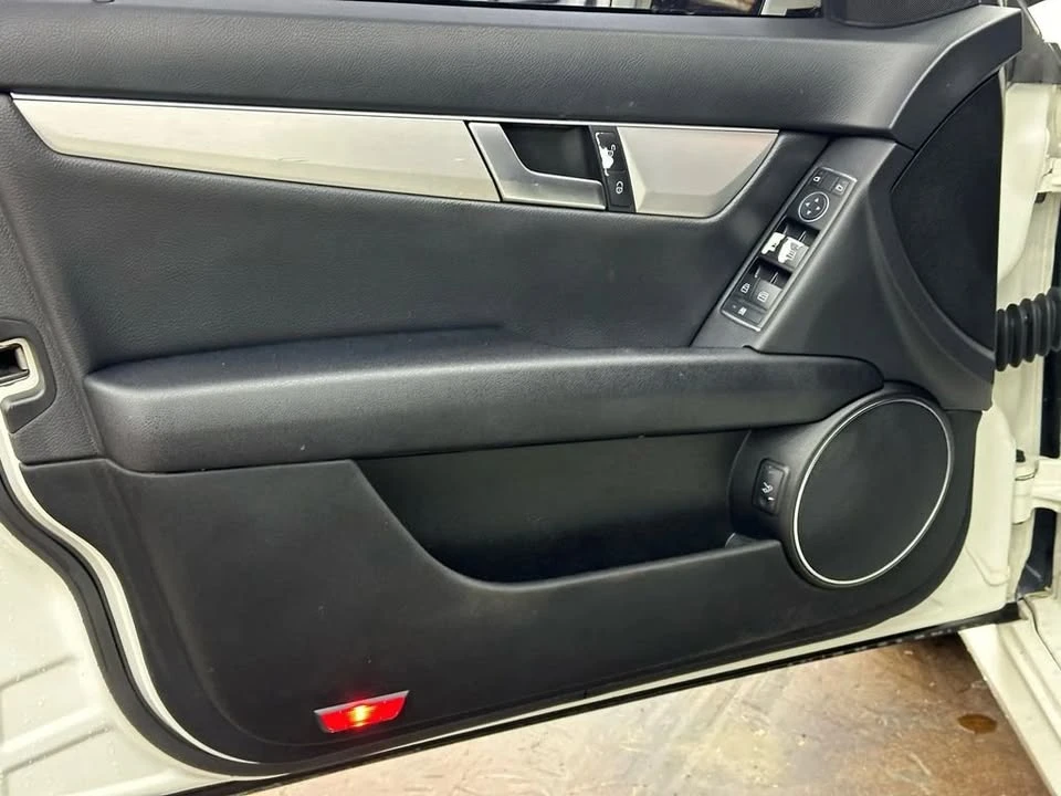 2012 Mercedes-Benz W204 C-Class - Image 18 of 20