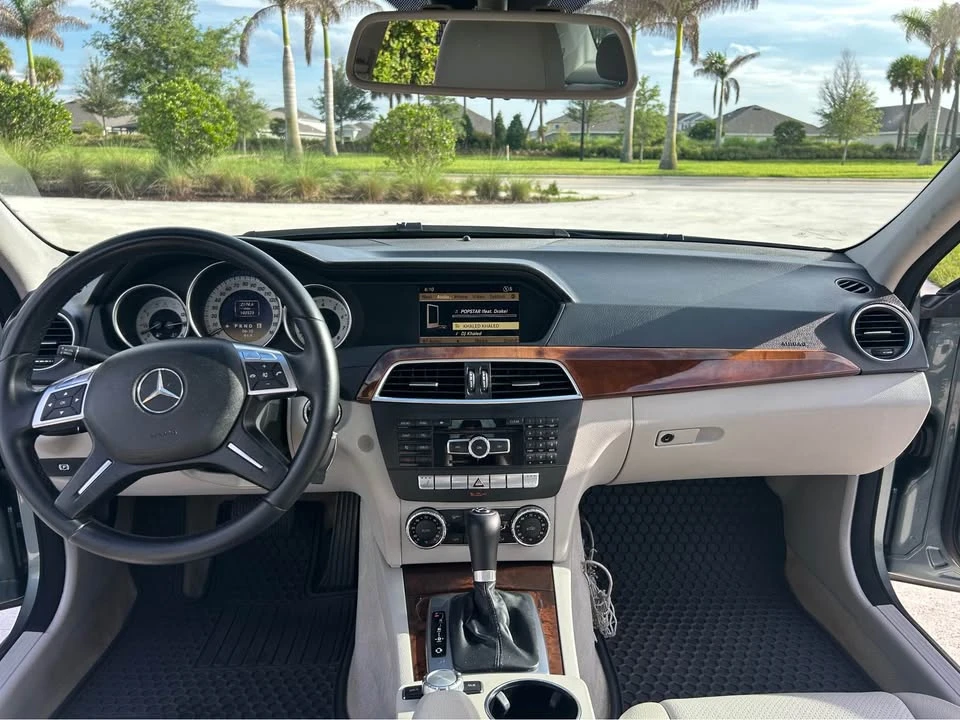 2012 Mercedes-Benz W204 C-Class - Image 10 of 16