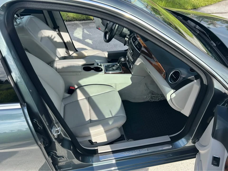 2012 Mercedes-Benz W204 C-Class - Image 15 of 16