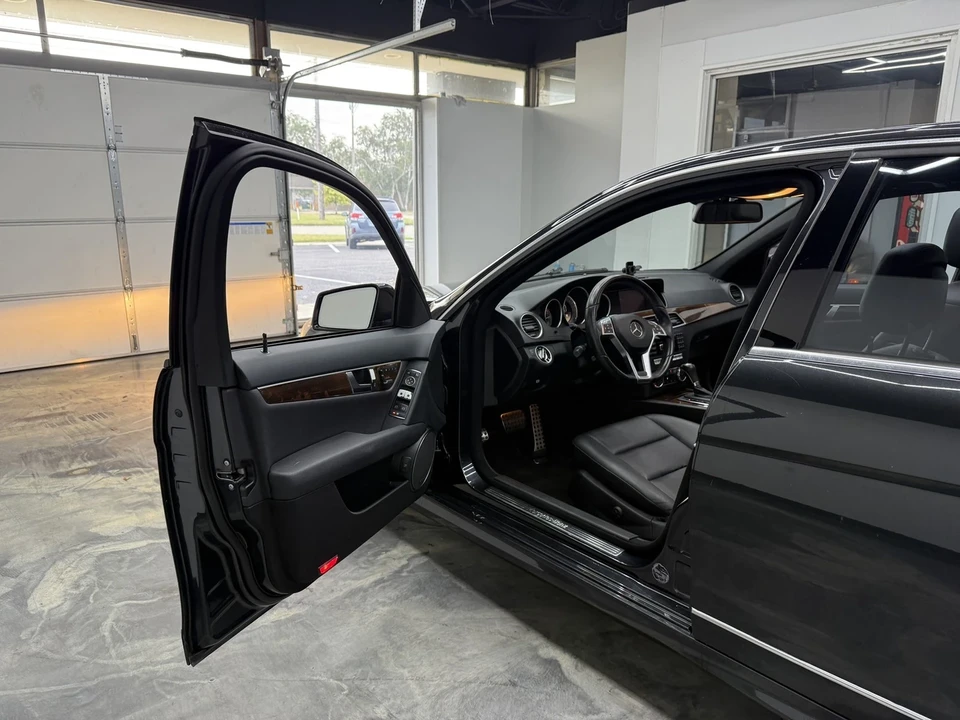 2012 Mercedes-Benz W204 C-Class - Image 10 of 21