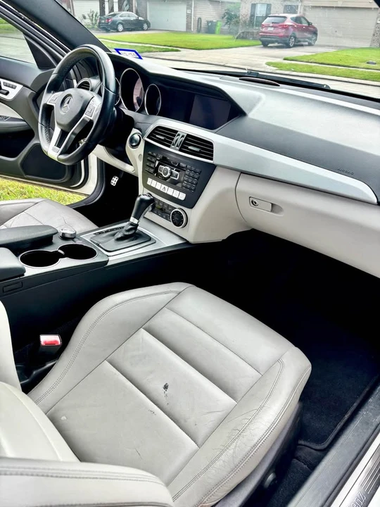 2012 Mercedes-Benz W204 C-Class - Image 8 of 10
