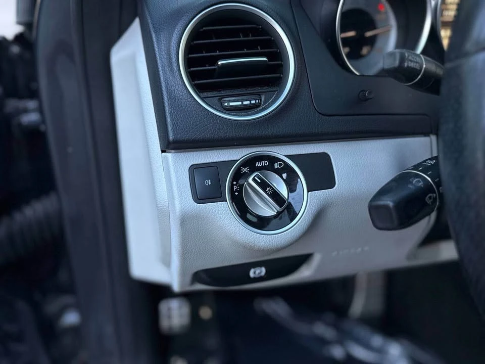 2012 Mercedes-Benz W204 C-Class - Image 11 of 19
