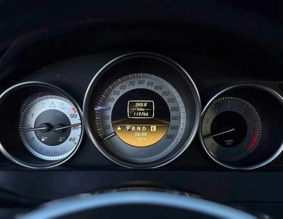 2012 Mercedes-Benz W204 C-Class - Image 13 of 19