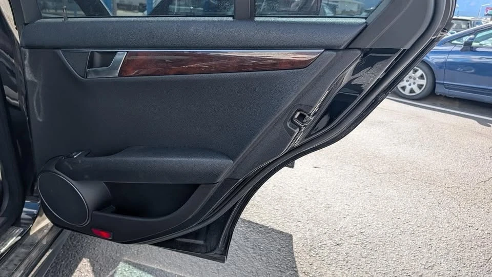 2012 Mercedes-Benz W204 C-Class - Image 16 of 17
