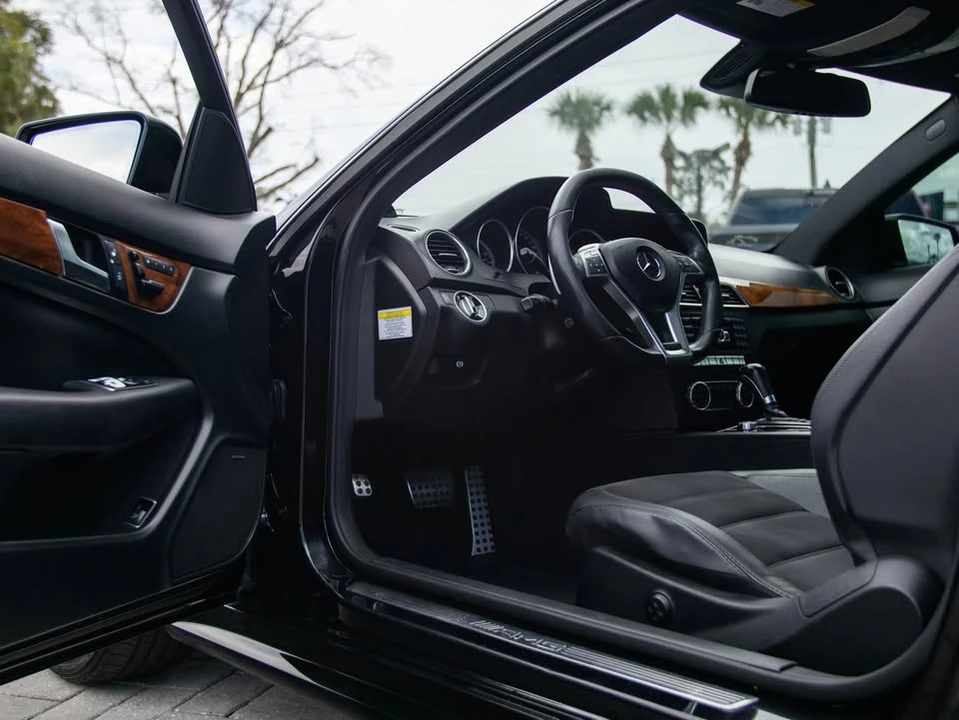 2012 Mercedes-Benz W204 C-Class - Image 16 of 20