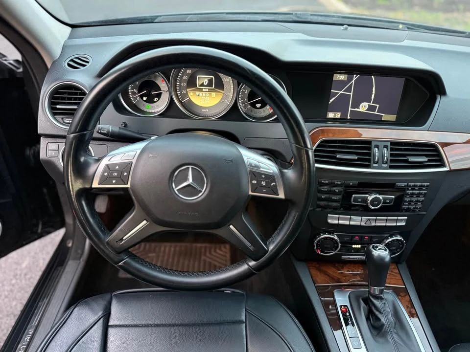 2012 Mercedes-Benz W204 C-Class - Image 9 of 10