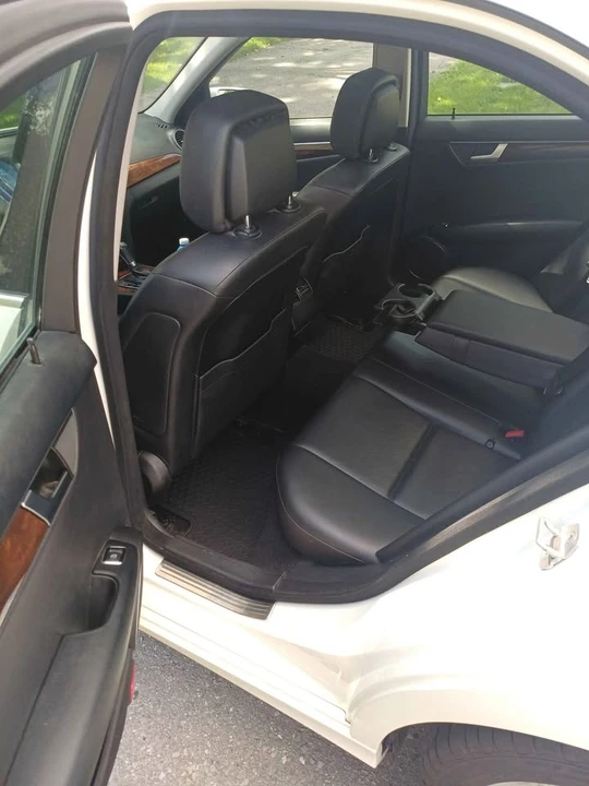 2012 Mercedes-Benz W204 C-Class - Image 9 of 13