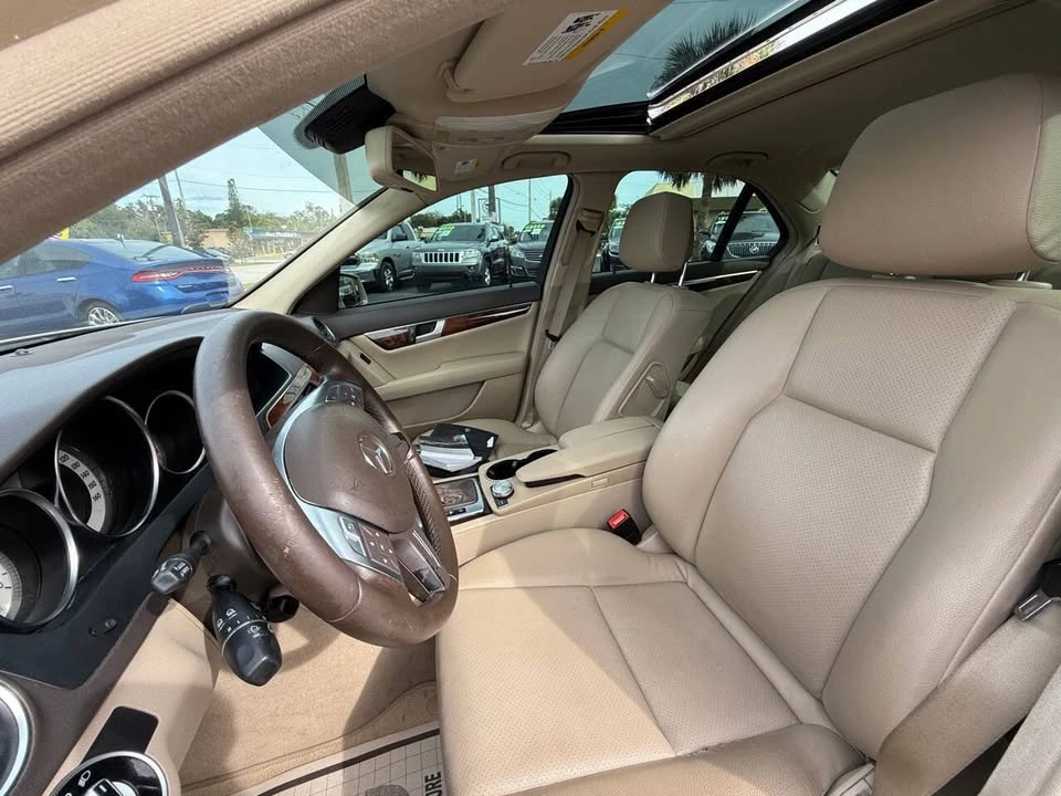 2012 Mercedes-Benz W204 C-Class - Image 18 of 19