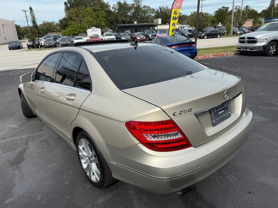 2012 Mercedes-Benz W204 C-Class - Image 10 of 19