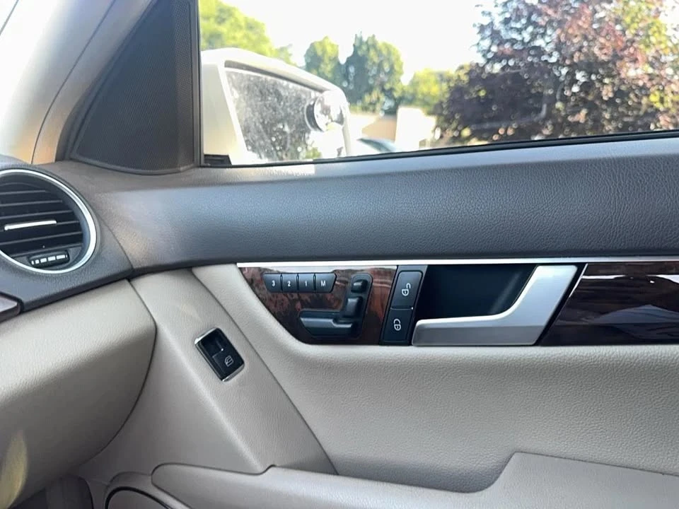 2012 Mercedes-Benz W204 C-Class - Image 15 of 17