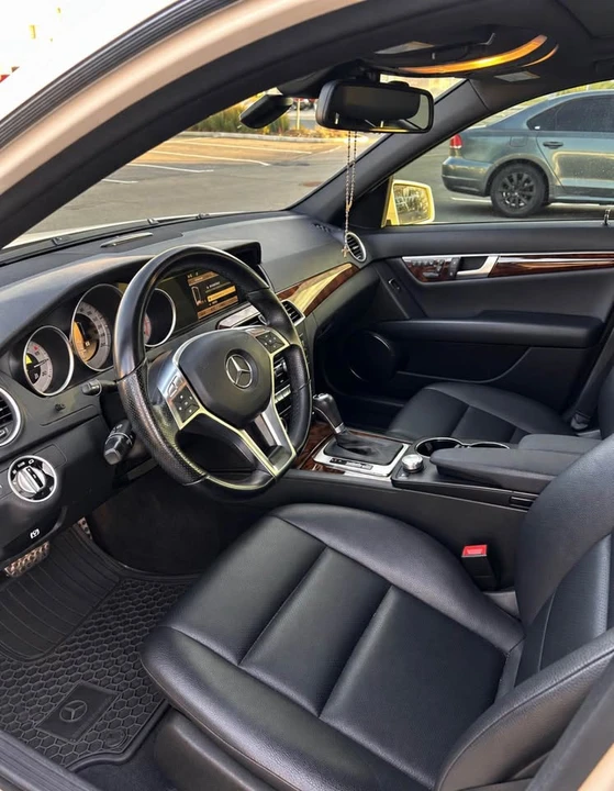 2012 Mercedes-Benz W204 C-Class - Image 6 of 10