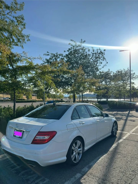 2012 Mercedes-Benz W204 C-Class - Image 2 of 8