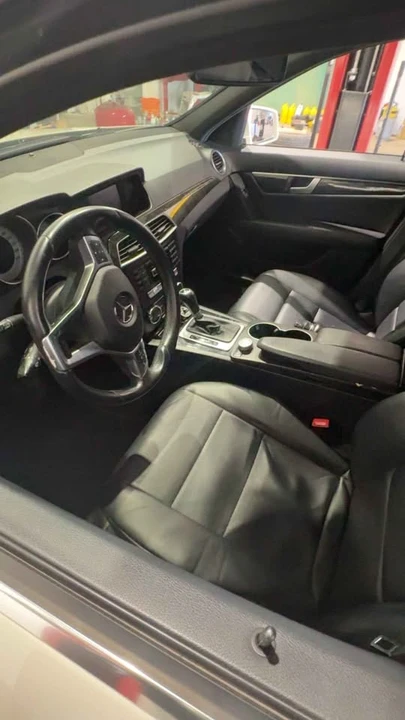 2012 Mercedes-Benz W204 C-Class - Image 15 of 15