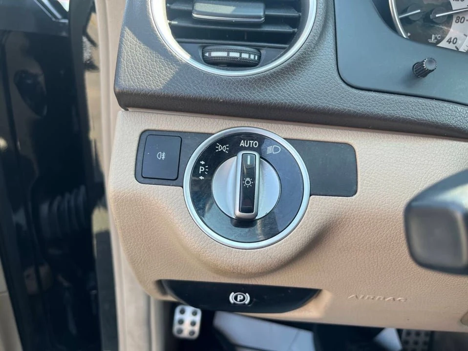 2012 Mercedes-Benz W204 C-Class - Image 13 of 20
