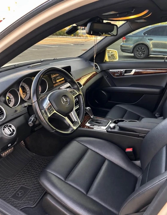 2012 Mercedes-Benz W204 C-Class - Image 5 of 10
