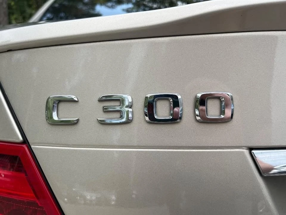 2012 Mercedes-Benz W204 C-Class - Image 8 of 20