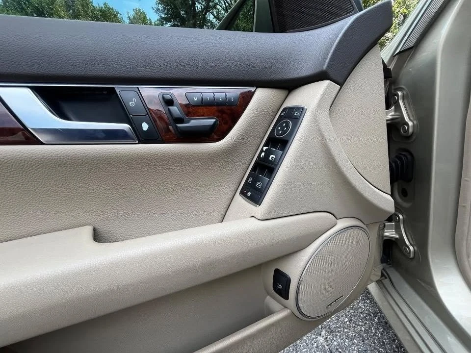 2012 Mercedes-Benz W204 C-Class - Image 13 of 20