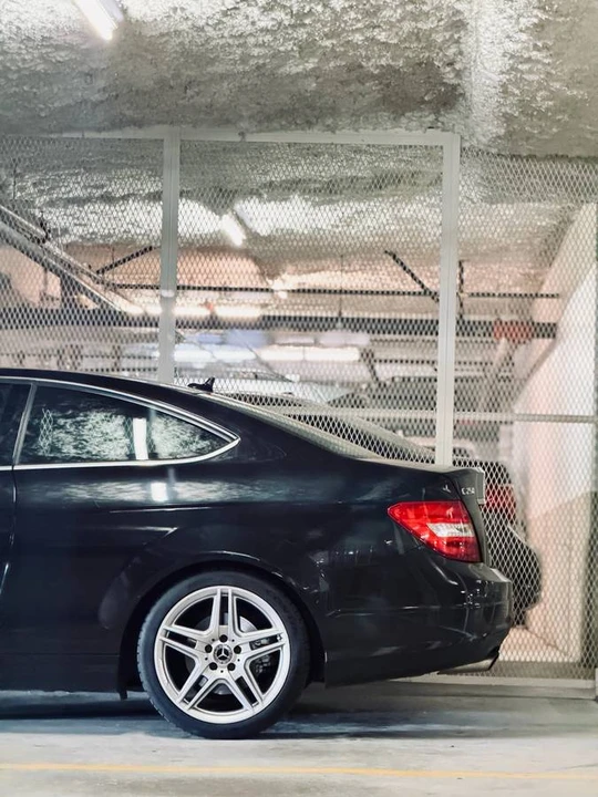 2012 Mercedes-Benz W204 C-Class - Image 2 of 13