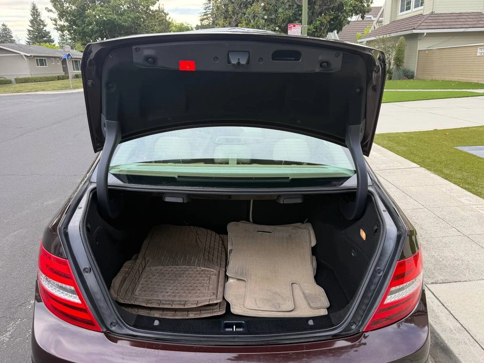 2012 Mercedes-Benz W204 C-Class - Image 11 of 14