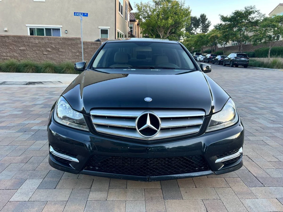 2012 Mercedes-Benz W204 C-Class - Image 2 of 15