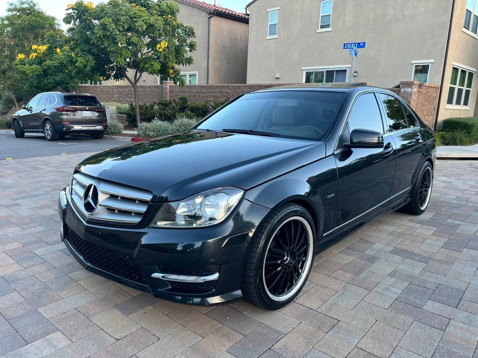 2012 Mercedes-Benz W204 C-Class - Image 3 of 15