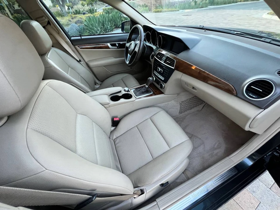 2012 Mercedes-Benz W204 C-Class - Image 12 of 15