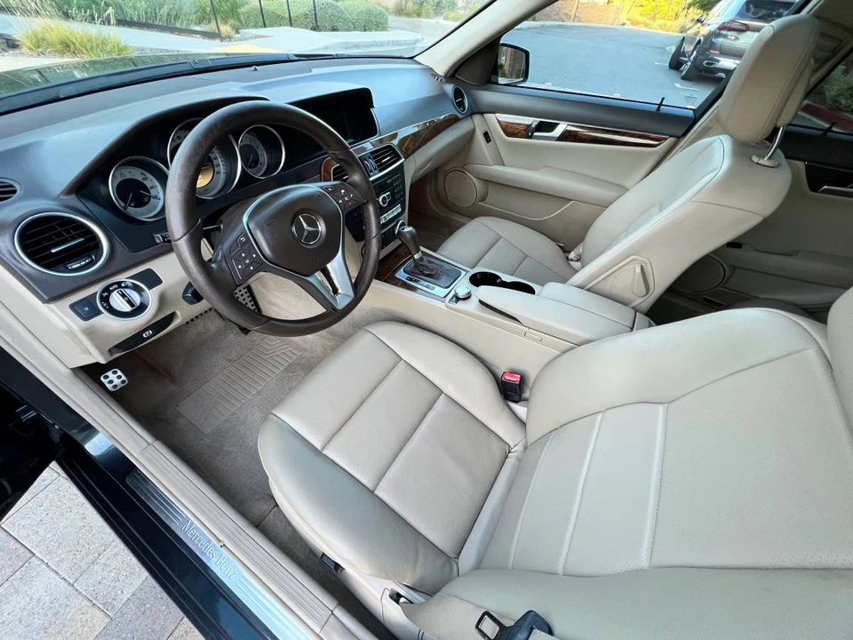 2012 Mercedes-Benz W204 C-Class - Image 9 of 15