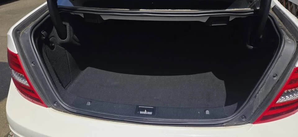 2012 Mercedes-Benz W204 C-Class - Image 7 of 9
