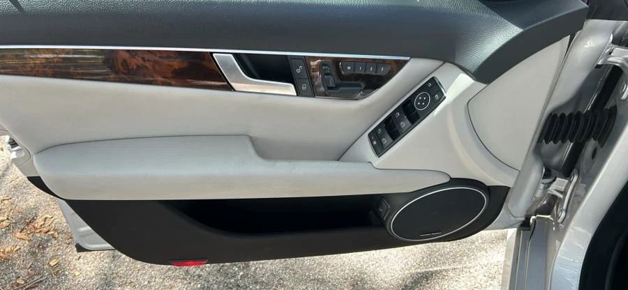 2012 Mercedes-Benz W204 C-Class - Image 11 of 16