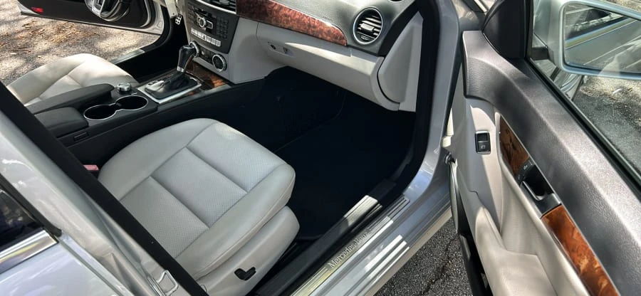 2012 Mercedes-Benz W204 C-Class - Image 12 of 16
