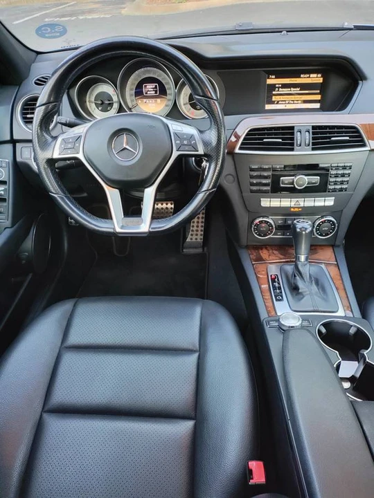 2012 Mercedes-Benz W204 C-Class - Image 8 of 15