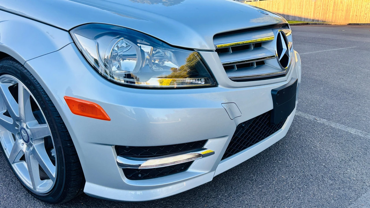 2012 Mercedes-Benz W204 C-Class - Image 14 of 31