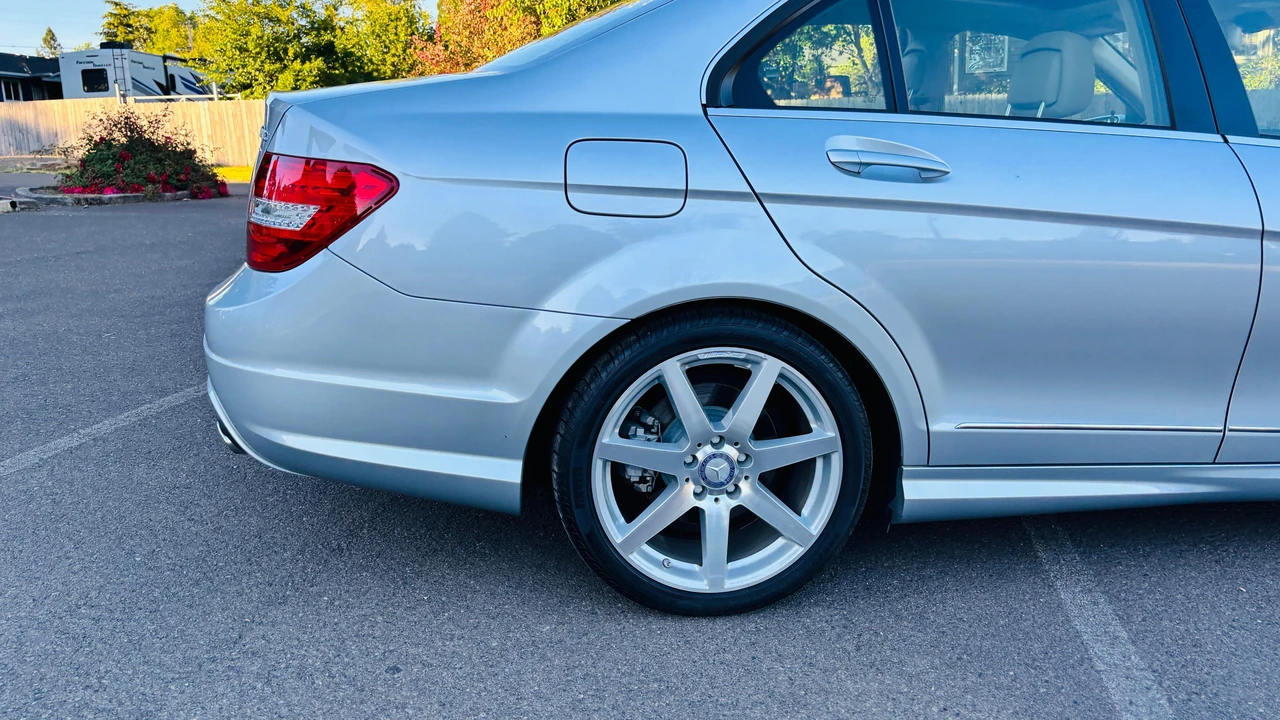 2012 Mercedes-Benz W204 C-Class - Image 26 of 31