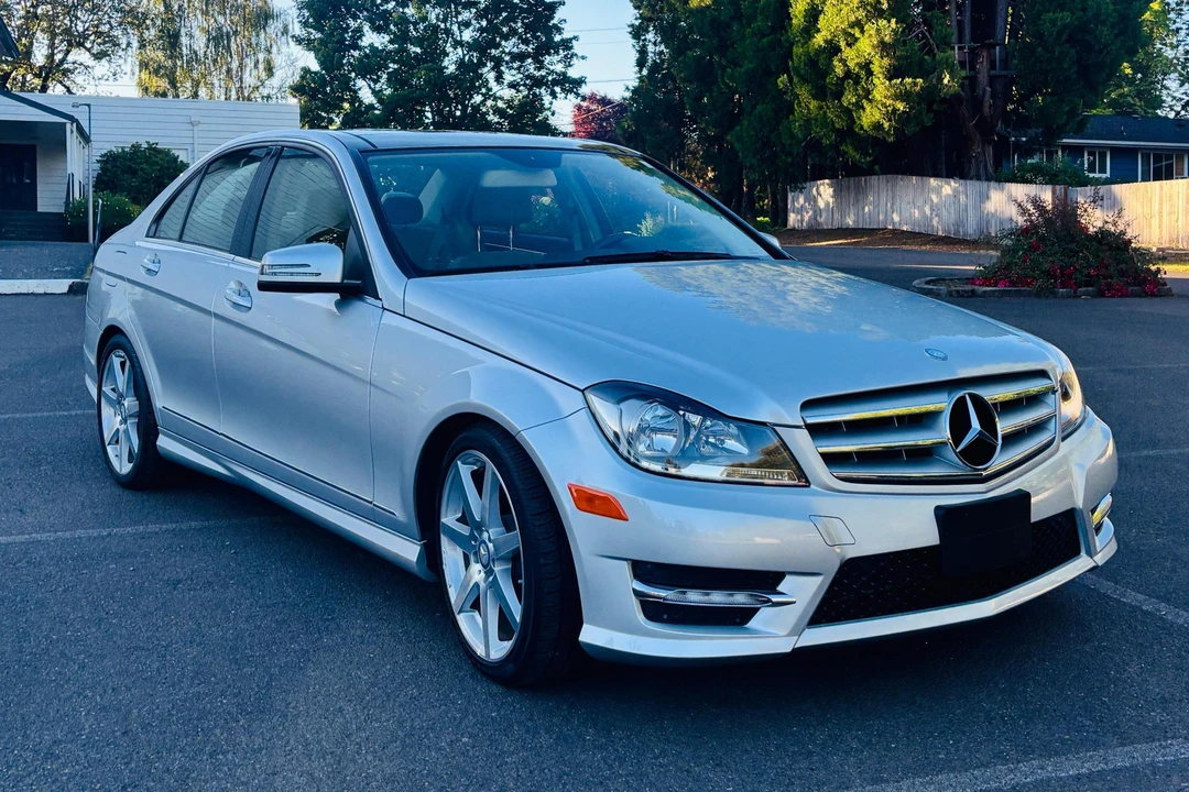 2012 Mercedes-Benz W204 C-Class - Image 11 of 31