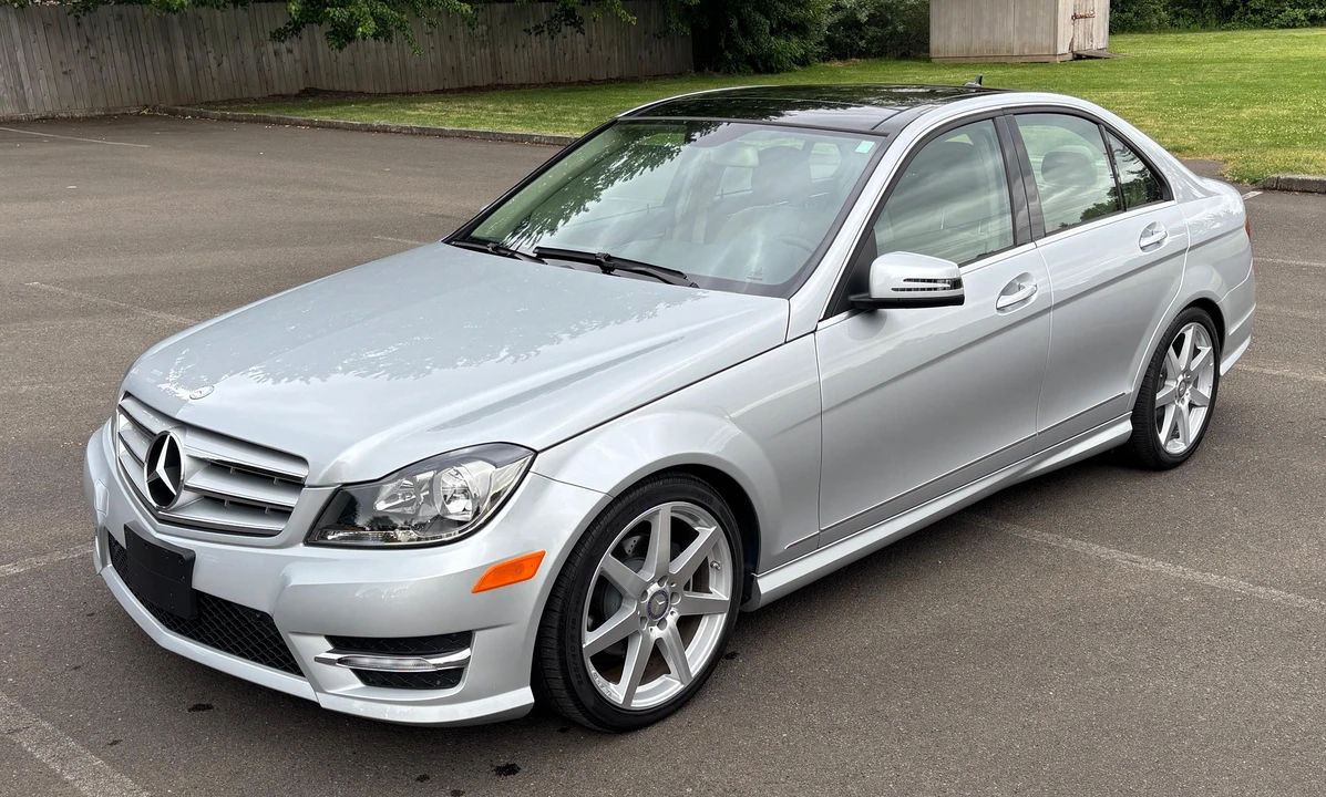2012 Mercedes-Benz W204 C-Class - Image 12 of 31