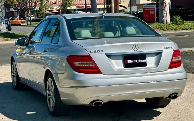 2012 Mercedes-Benz W204 C-Class - Image 10 of 21