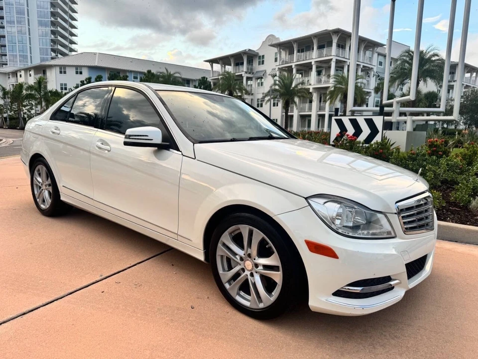2012 Mercedes-Benz W204 C-Class - Image 10 of 21