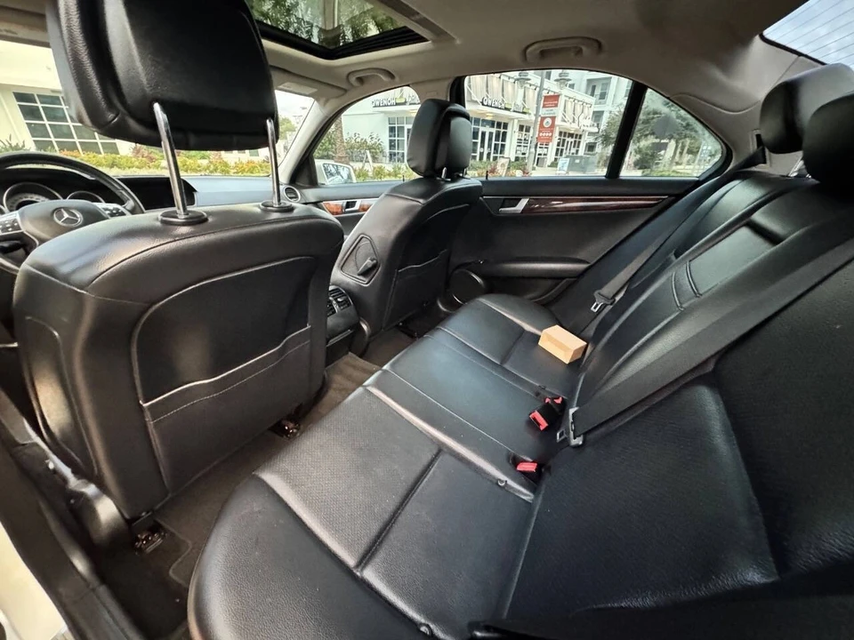 2012 Mercedes-Benz W204 C-Class - Image 17 of 21