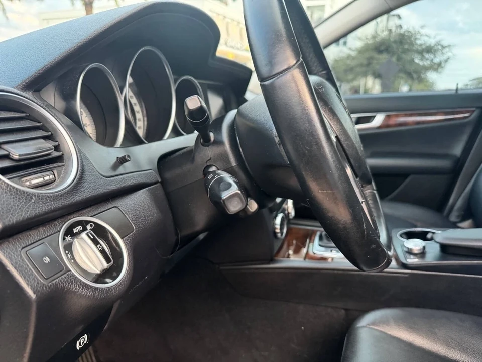 2012 Mercedes-Benz W204 C-Class - Image 14 of 21