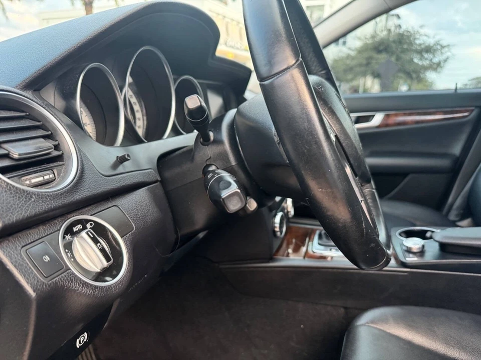 2012 Mercedes-Benz W204 C-Class - Image 14 of 21