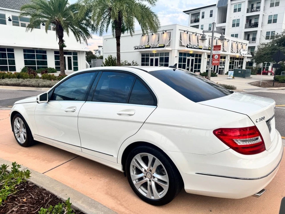 2012 Mercedes-Benz W204 C-Class - Image 4 of 21