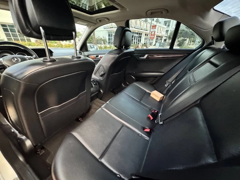 2012 Mercedes-Benz W204 C-Class - Image 18 of 21