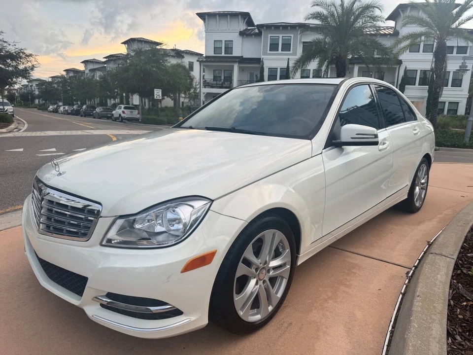 2012 Mercedes-Benz W204 C-Class - Image 2 of 21