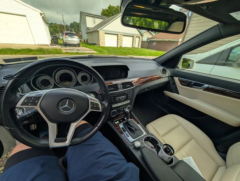 2012 Mercedes-Benz W204 C-Class - Image 5 of 8