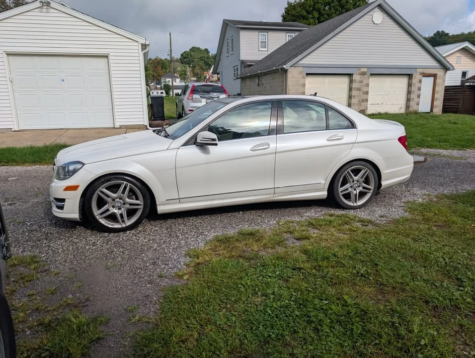 2012 Mercedes-Benz W204 C-Class - Image 3 of 8