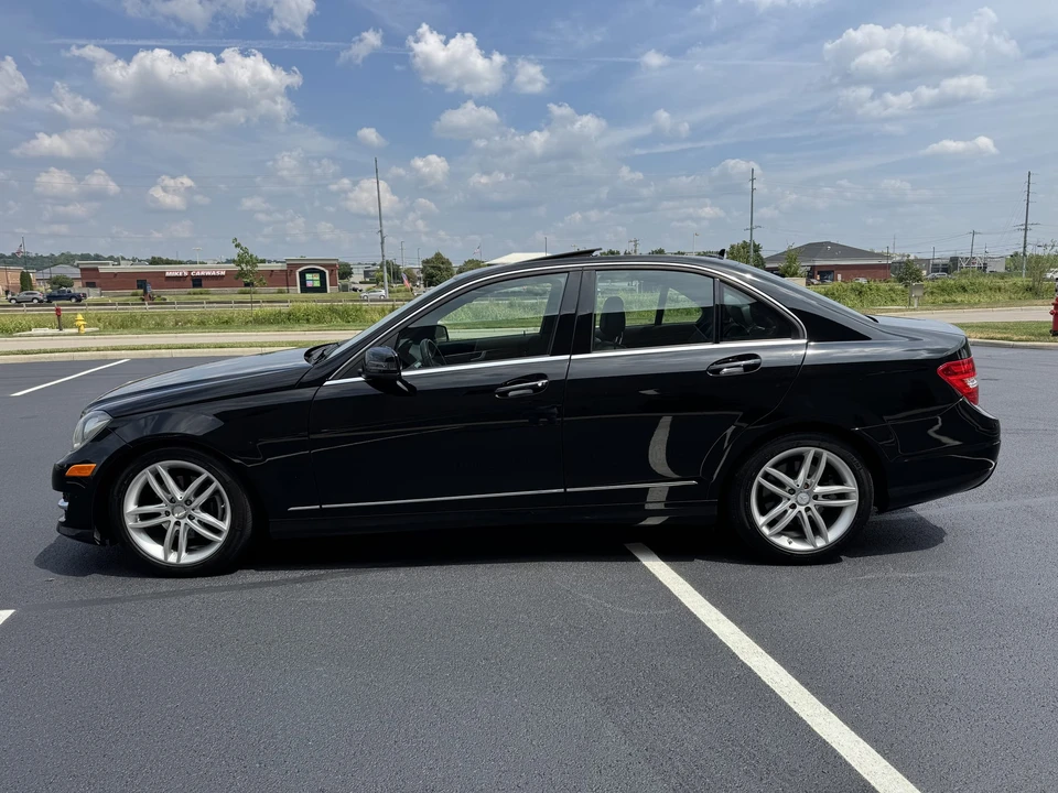 2012 Mercedes-Benz W204 C-Class - Image 12 of 31