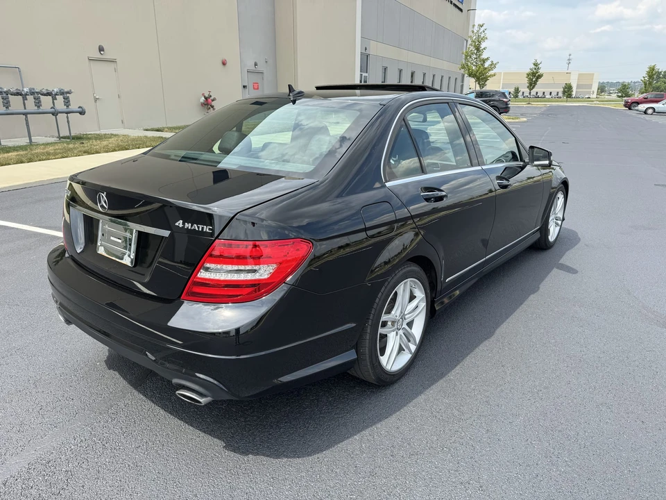 2012 Mercedes-Benz W204 C-Class - Image 18 of 31